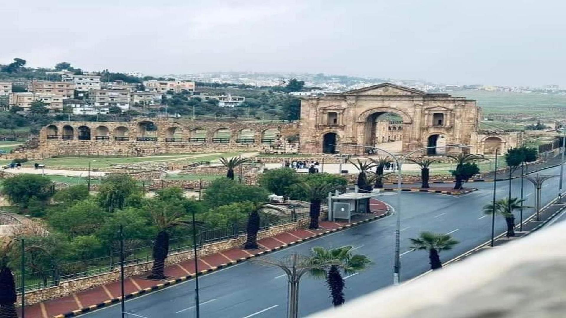 White Tulips Apartment الزنبقة البيضاء Jarash Extérieur photo